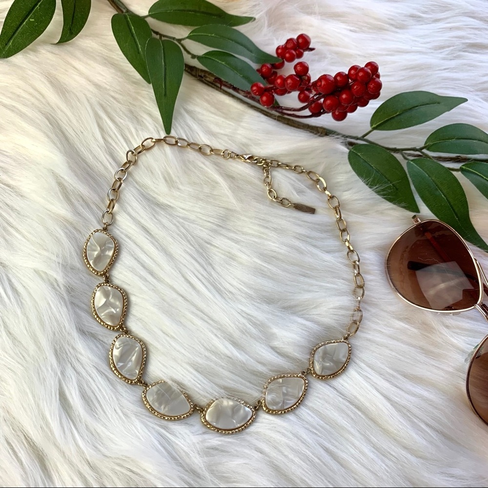 Sugar Fix Pearl Stone Necklace White, Gold Tone💚